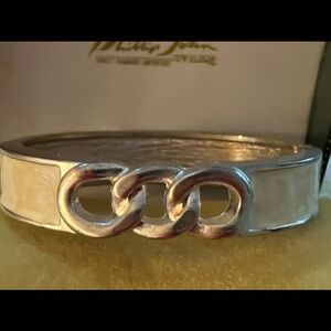 Elegant Silver Bracelet with Chain Link Design New in Box